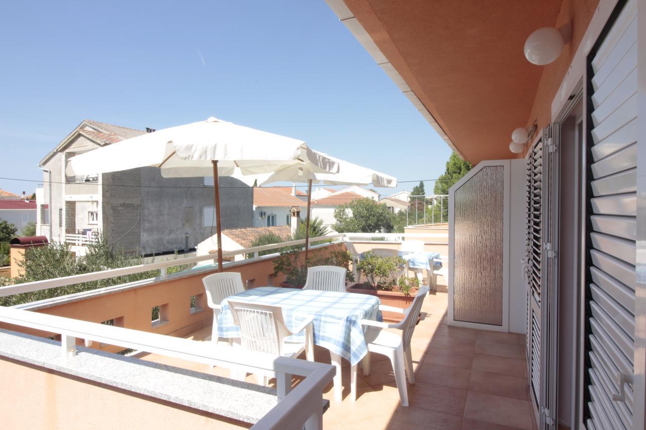 Studios & Rooms Fiesta Novalja Luaran gambar