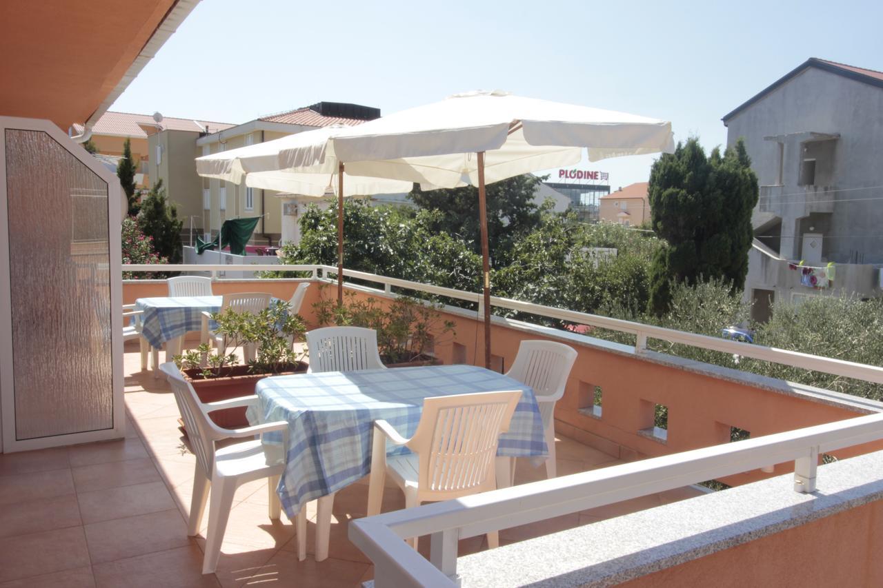 Studios & Rooms Fiesta Novalja Luaran gambar