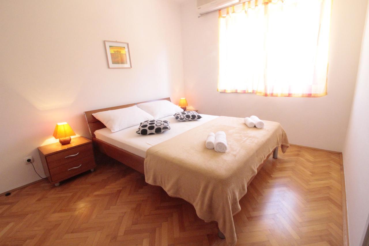 Studios & Rooms Fiesta Novalja Luaran gambar