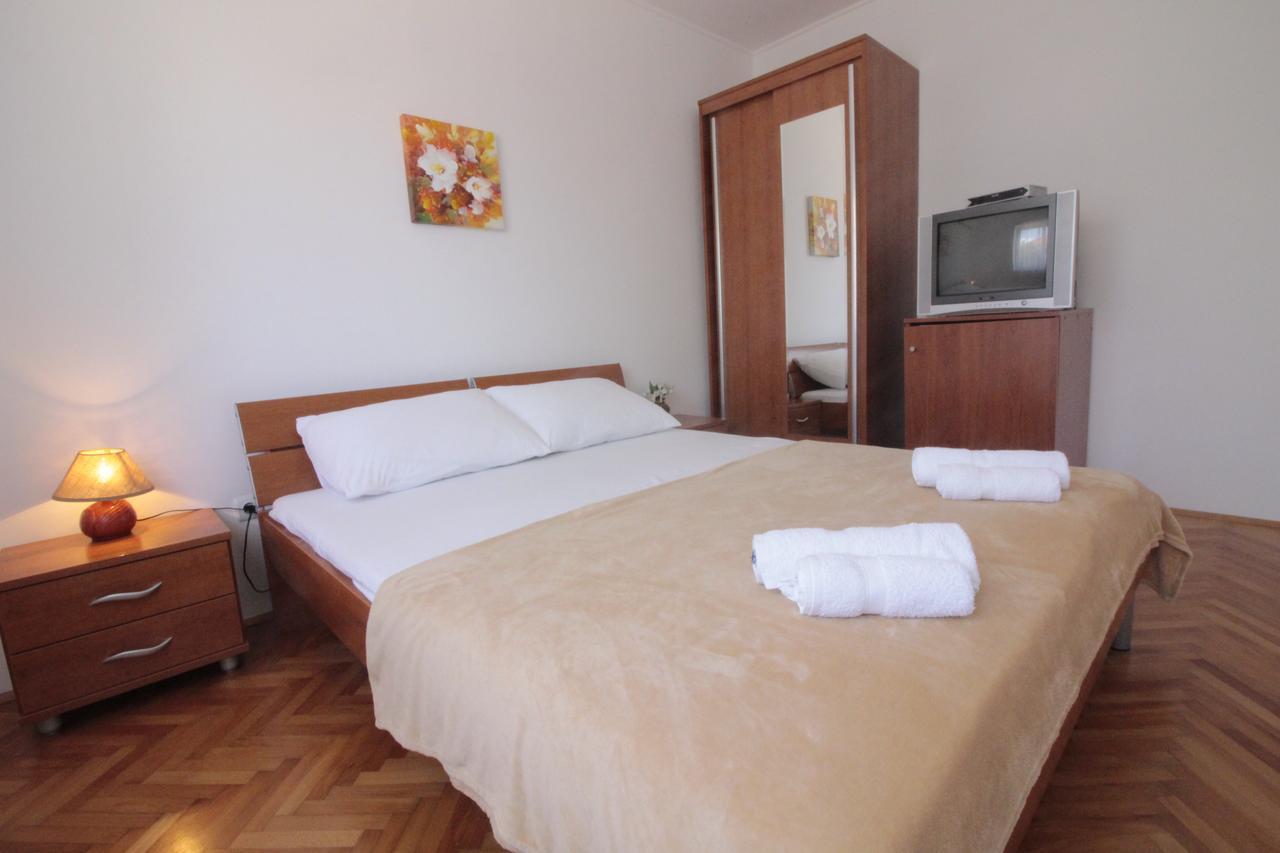 Studios & Rooms Fiesta Novalja Luaran gambar