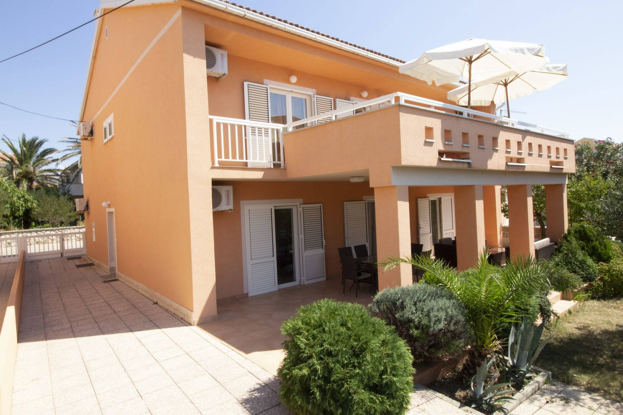 Studios & Rooms Fiesta Novalja Luaran gambar